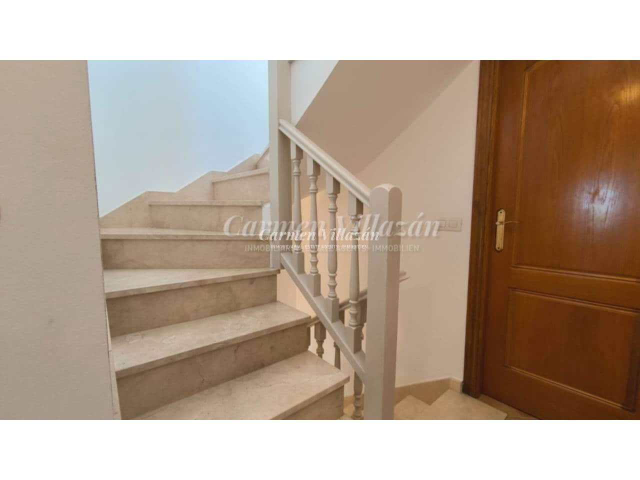 4 Zimmer Reihenhaus zu verkaufen in Corralejo mit Pool - 365.000 € (Ref: 9480612)