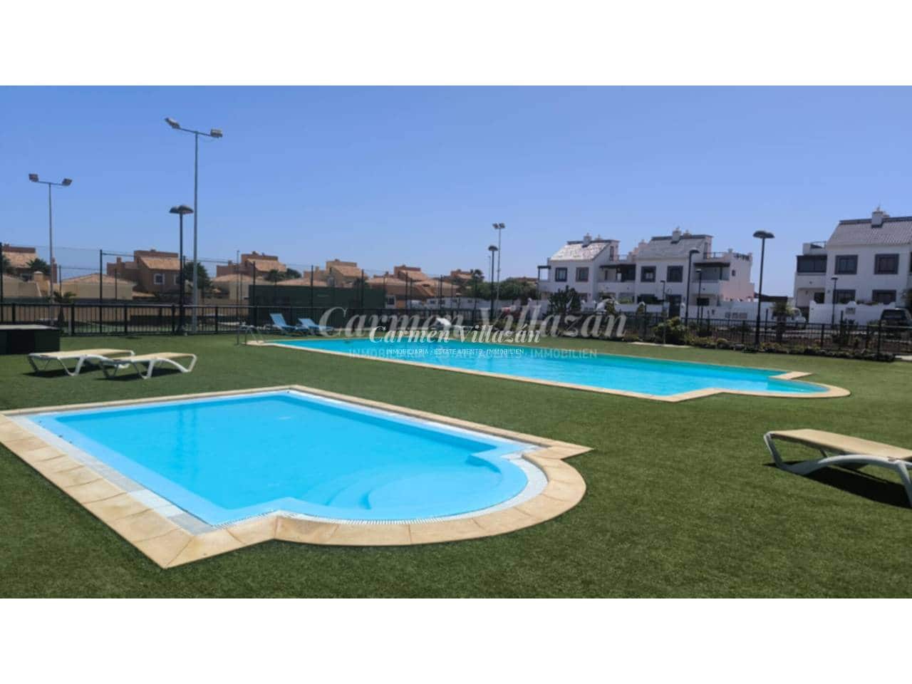 4 Zimmer Reihenhaus zu verkaufen in Corralejo mit Pool - 365.000 € (Ref: 9480612)