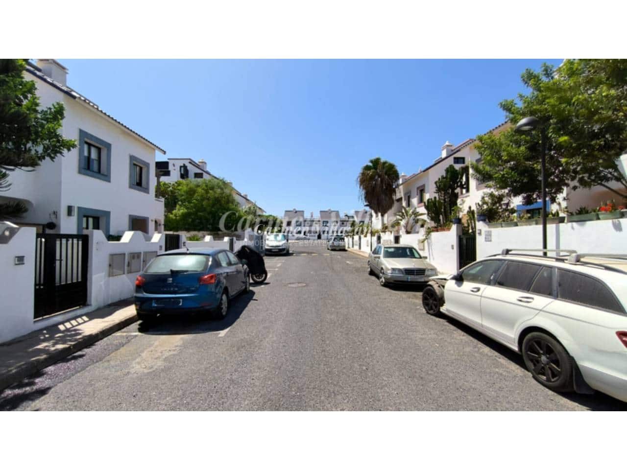 4 Zimmer Reihenhaus zu verkaufen in Corralejo mit Pool - 365.000 € (Ref: 9480612)