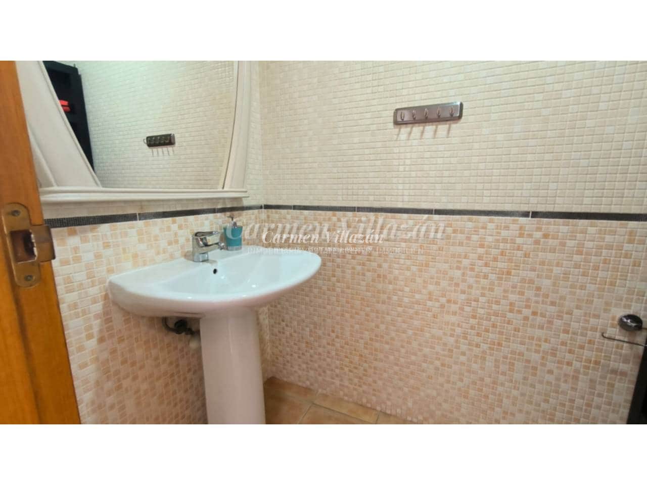 4 Zimmer Reihenhaus zu verkaufen in Corralejo mit Pool - 365.000 € (Ref: 9480612)