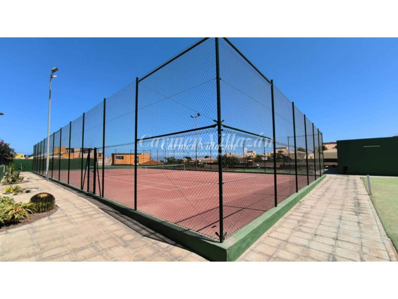 4 Zimmer Reihenhaus zu verkaufen in Corralejo mit Pool - 365.000 € (Ref: 9480612)