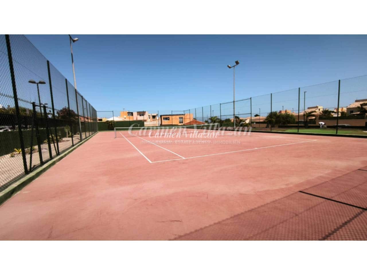 4 Zimmer Reihenhaus zu verkaufen in Corralejo mit Pool - 365.000 € (Ref: 9480612)