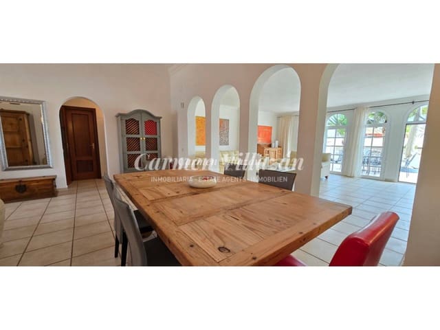 3 camera da letto Villa in vendita in Caleta de Fuste, Antigua con garage - 680.000 € (Rif: 9480616)