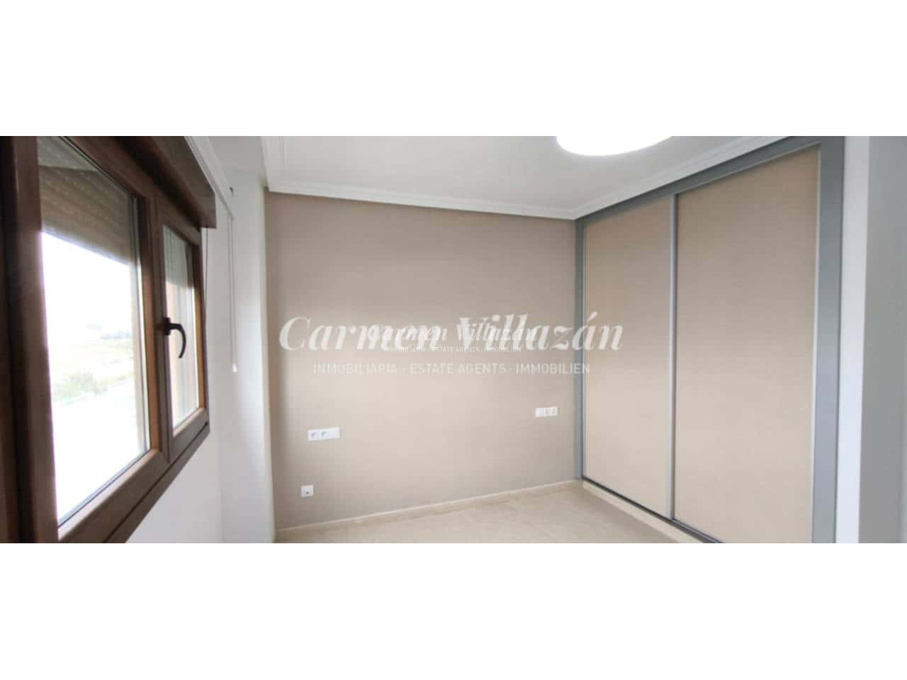 4 bedroom Apartment for sale in Antigua with garage - € 272,000 (Ref: 9480617)