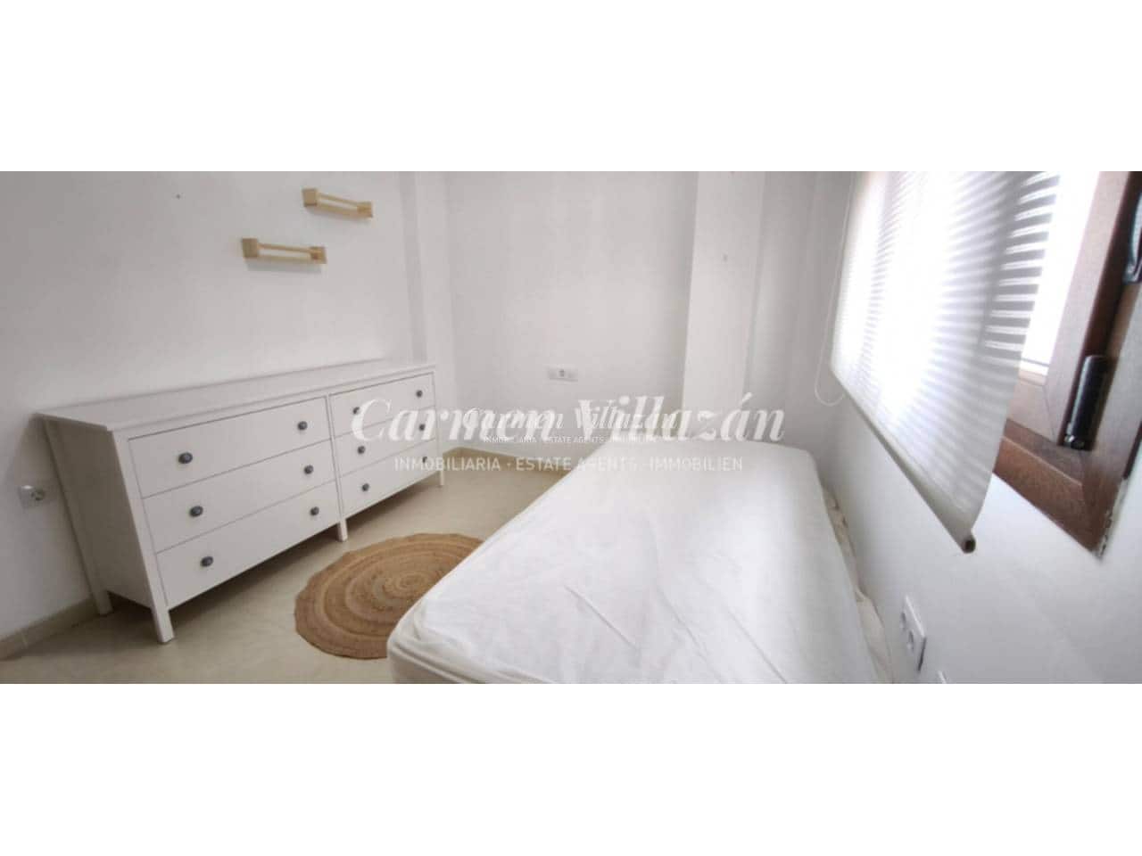 4 bedroom Apartment for sale in Antigua with garage - € 272,000 (Ref: 9480617)