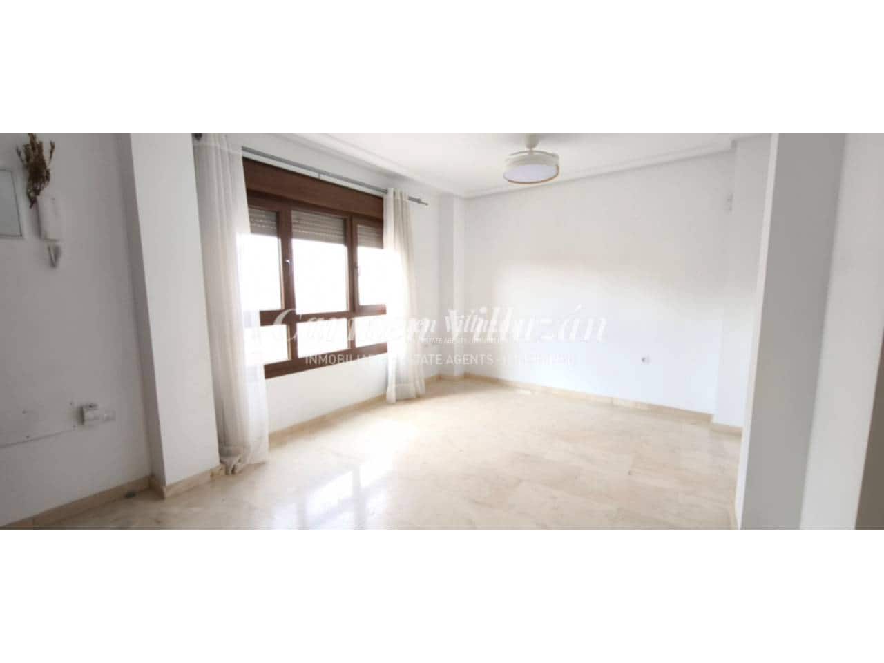 4 bedroom Apartment for sale in Antigua with garage - € 272,000 (Ref: 9480617)