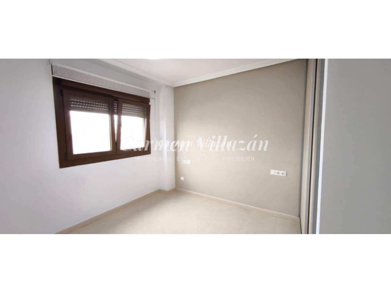 4 bedroom Apartment for sale in Antigua with garage - € 272,000 (Ref: 9480617)