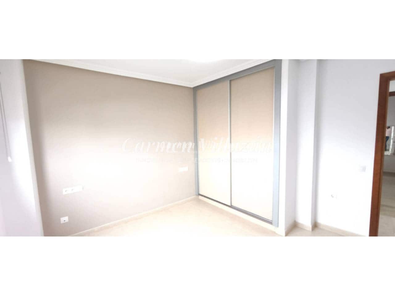 4 bedroom Apartment for sale in Antigua with garage - € 272,000 (Ref: 9480617)