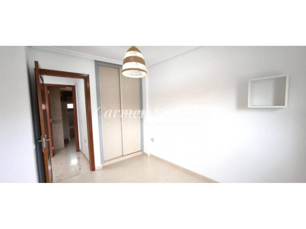 4 bedroom Apartment for sale in Antigua with garage - € 272,000 (Ref: 9480617)