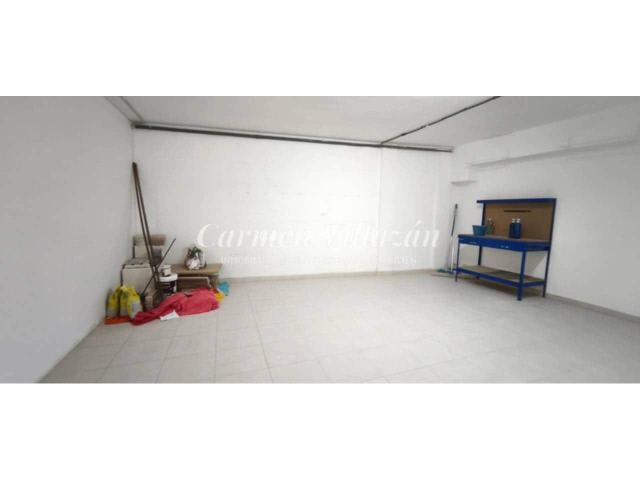 4 bedroom Apartment for sale in Antigua with garage - € 272,000 (Ref: 9480617)