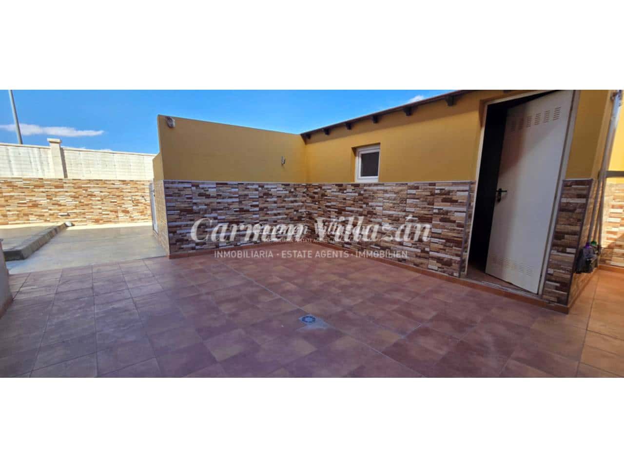 4 bedroom Apartment for sale in Antigua with garage - € 272,000 (Ref: 9480617)