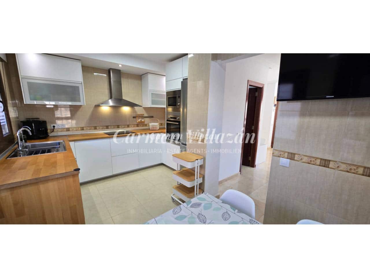 4 bedroom Apartment for sale in Antigua with garage - € 272,000 (Ref: 9480617)