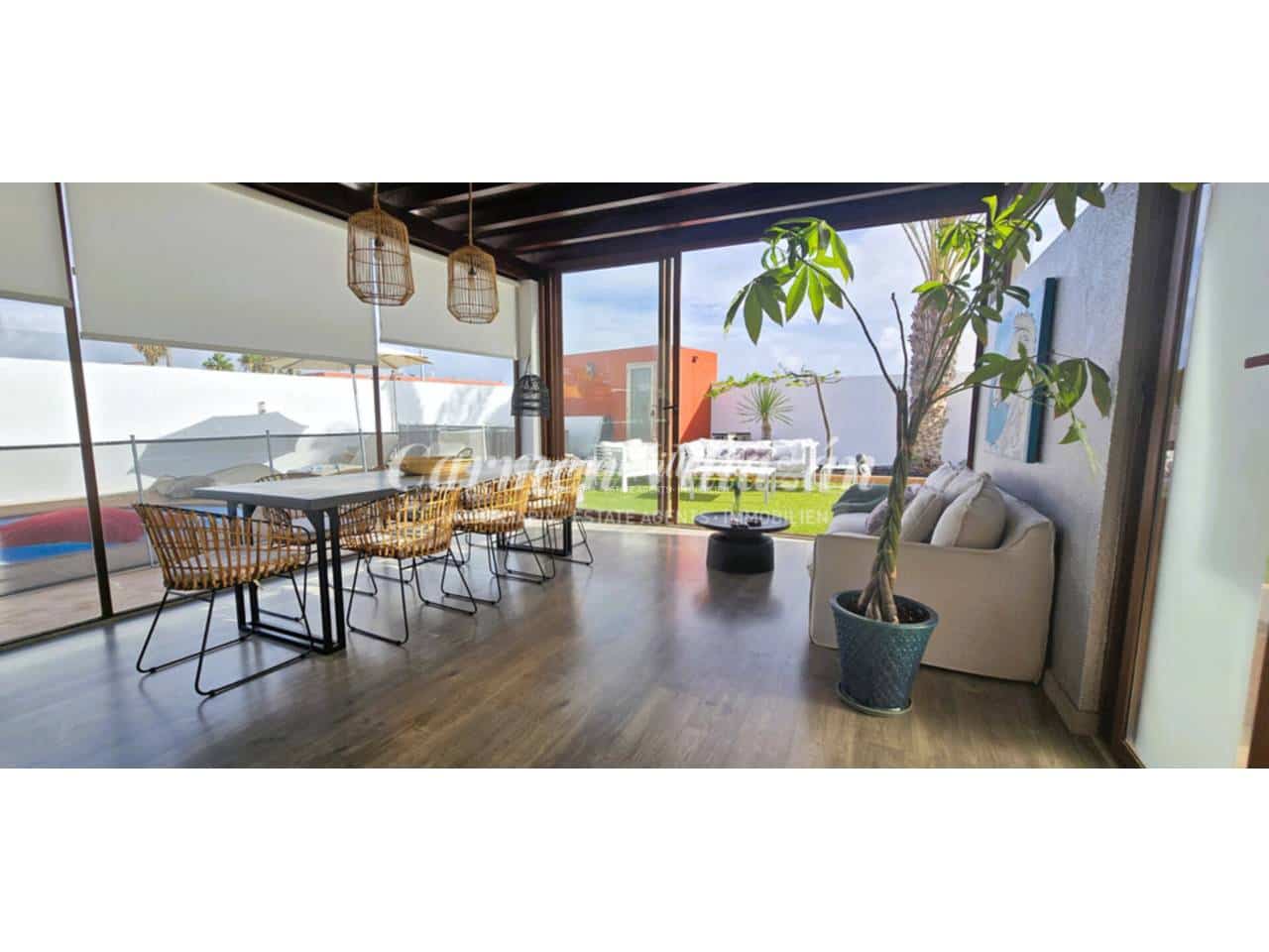 4 bedroom Villa for sale in Caleta de Fuste with pool garage - € 660,000 (Ref: 9480623)