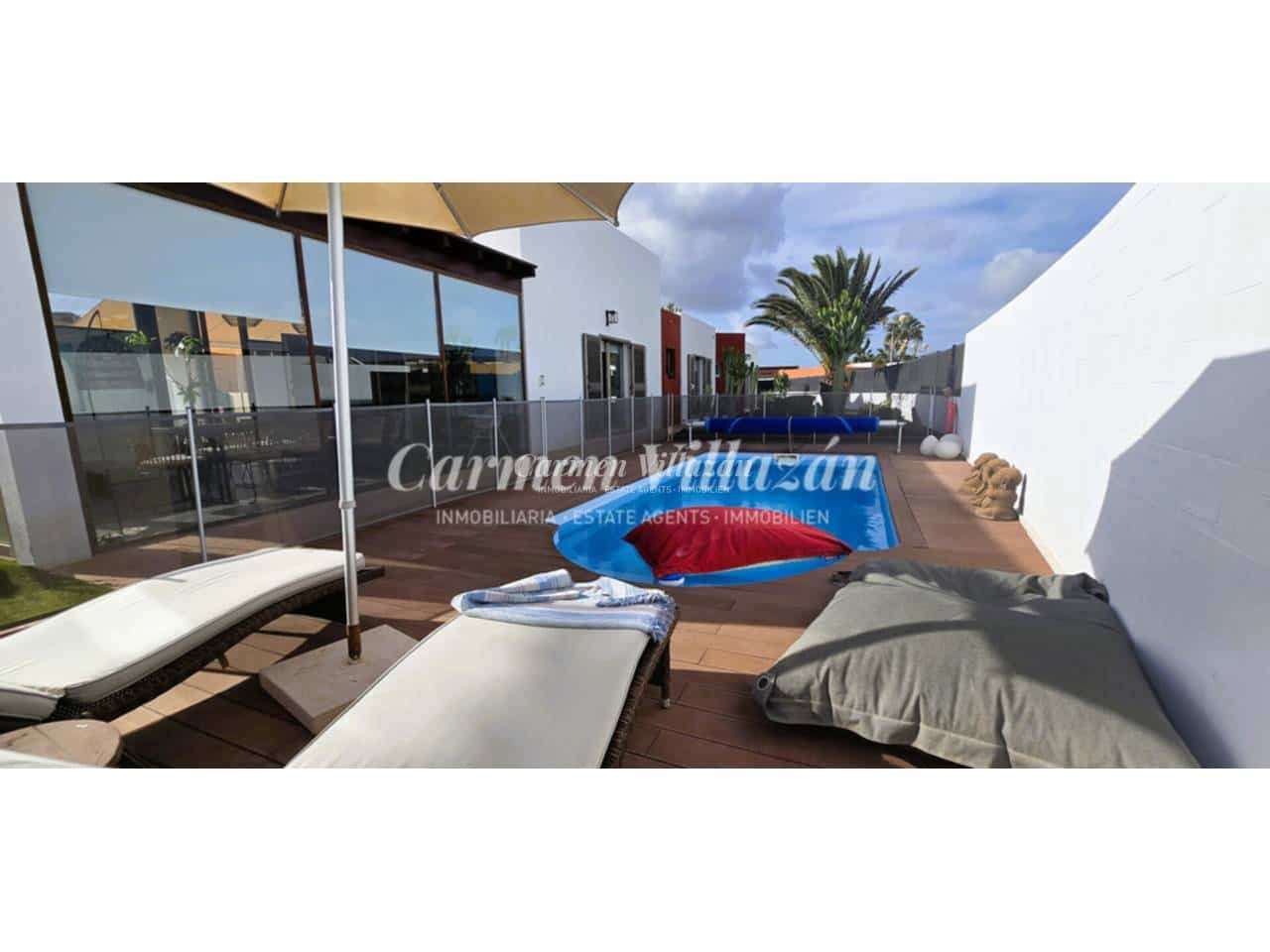 4 bedroom Villa for sale in Caleta de Fuste with pool garage - € 660,000 (Ref: 9480623)