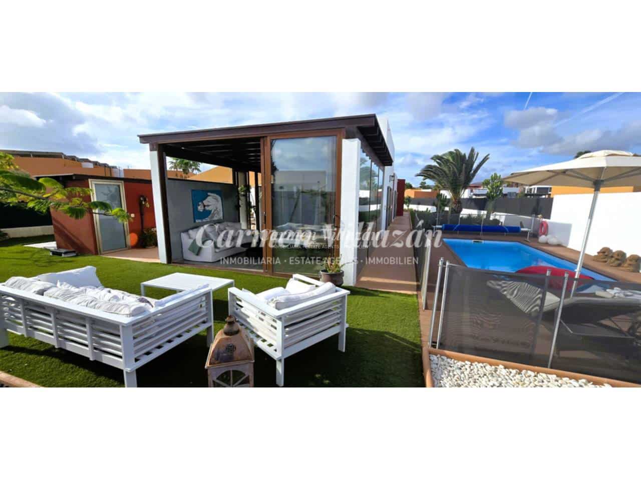 4 bedroom Villa for sale in Caleta de Fuste with pool garage - € 660,000 (Ref: 9480623)
