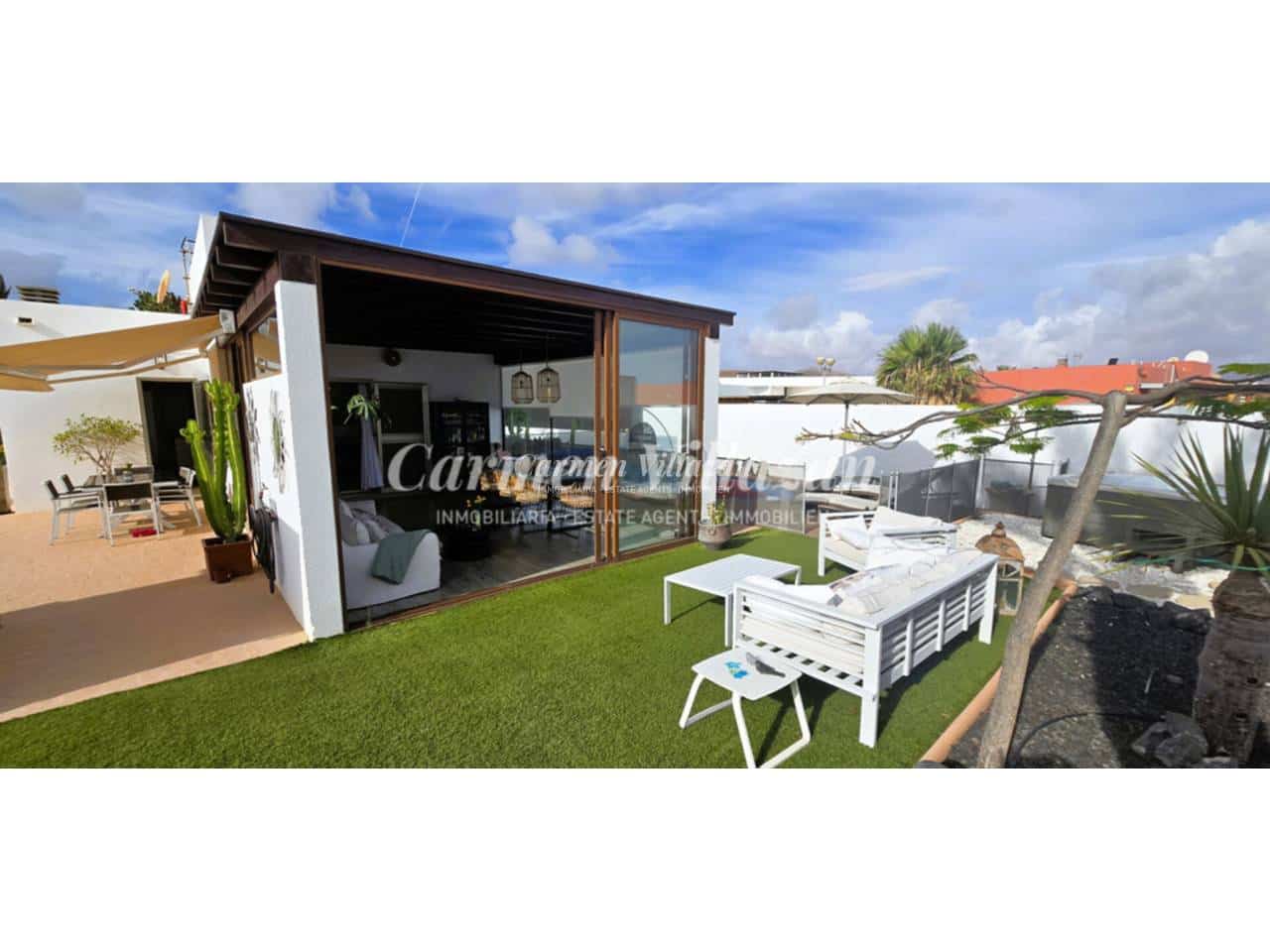 4 bedroom Villa for sale in Caleta de Fuste with pool garage - € 660,000 (Ref: 9480623)