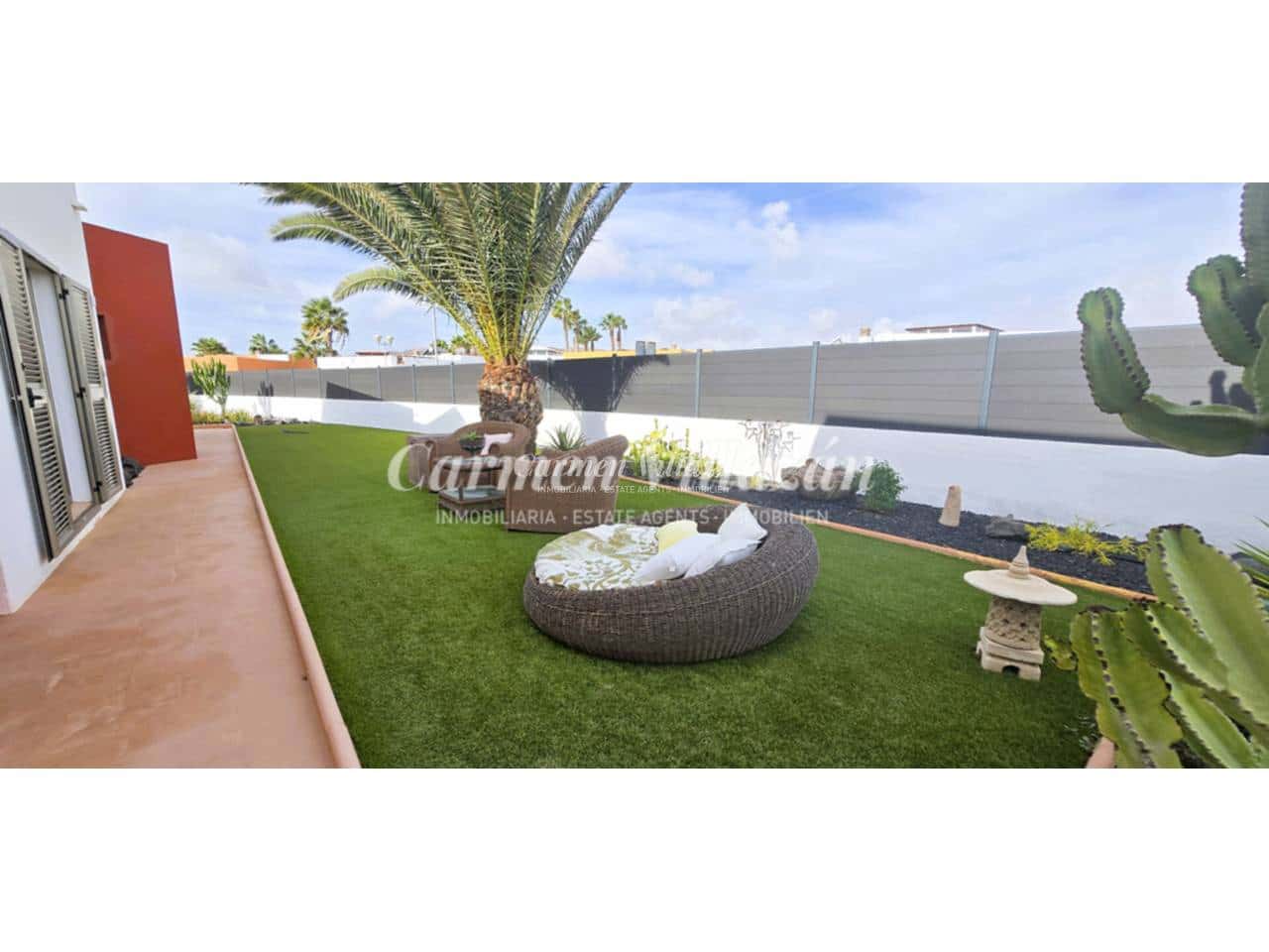 4 bedroom Villa for sale in Caleta de Fuste with pool garage - € 660,000 (Ref: 9480623)