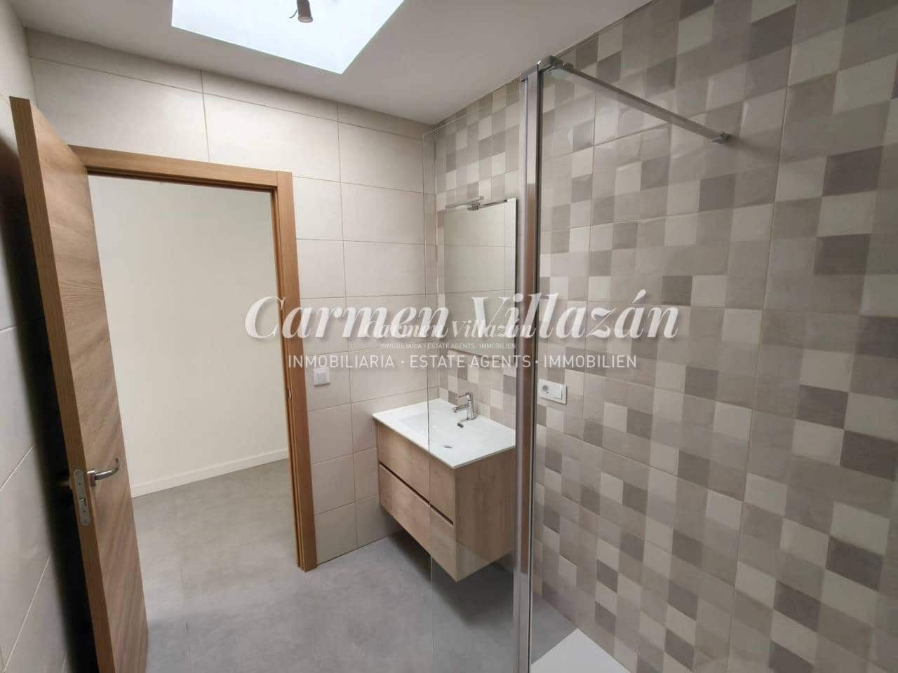 3 bedroom Apartment for sale in Puerto del Rosario with garage - € 250,000 (Ref: 9480626)