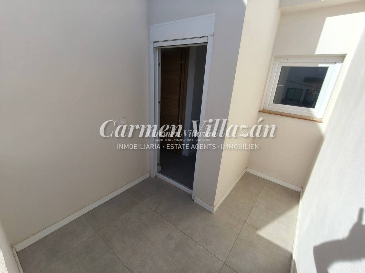 3 bedroom Apartment for sale in Puerto del Rosario with garage - € 250,000 (Ref: 9480626)