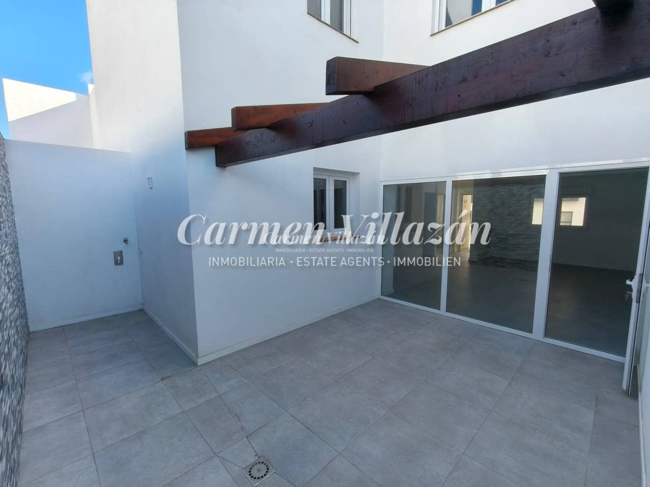 3 bedroom Apartment for sale in Puerto del Rosario with garage - € 250,000 (Ref: 9480626)