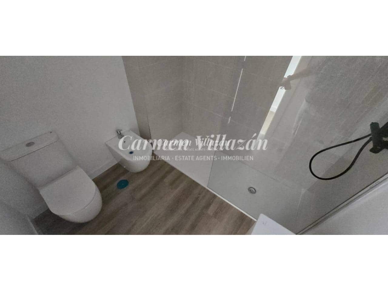 2 bedroom Apartment for sale in Caleta de Fuste with pool garage - € 275,000 (Ref: 9480629)