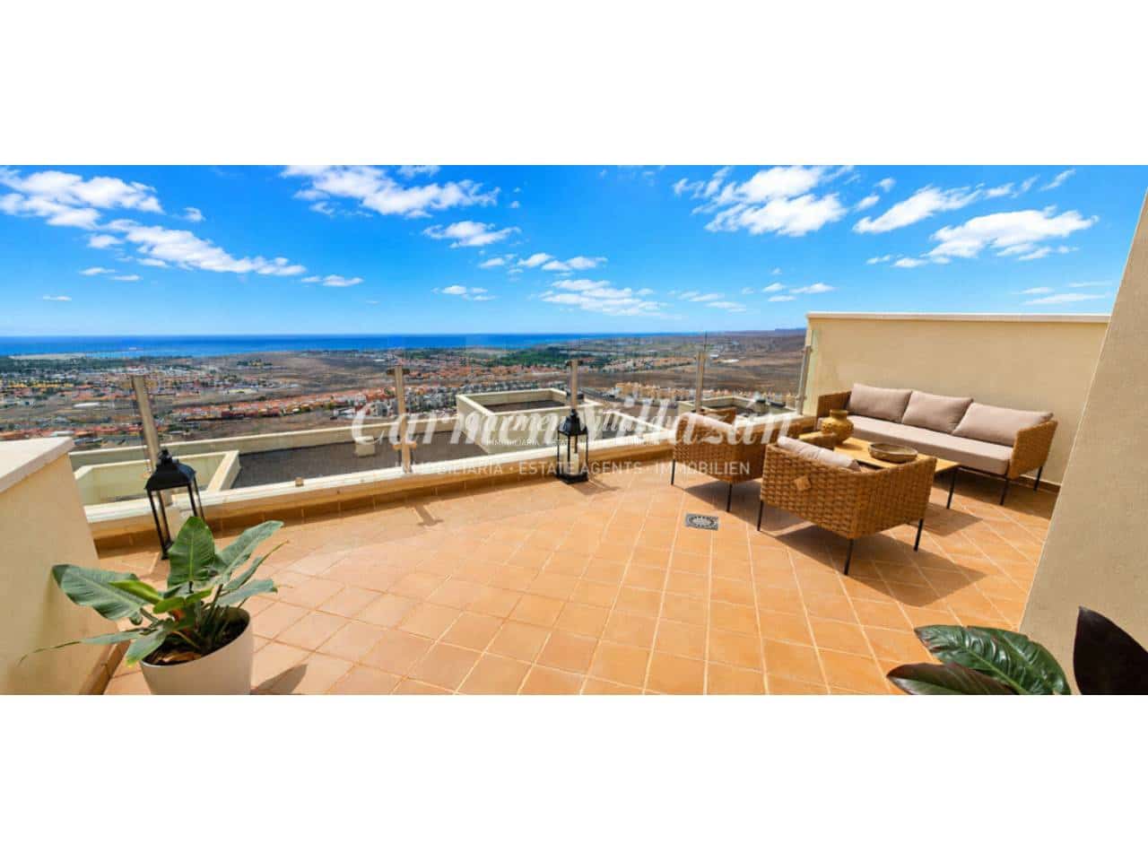 2 bedroom Apartment for sale in Caleta de Fuste with pool garage - € 275,000 (Ref: 9480629)