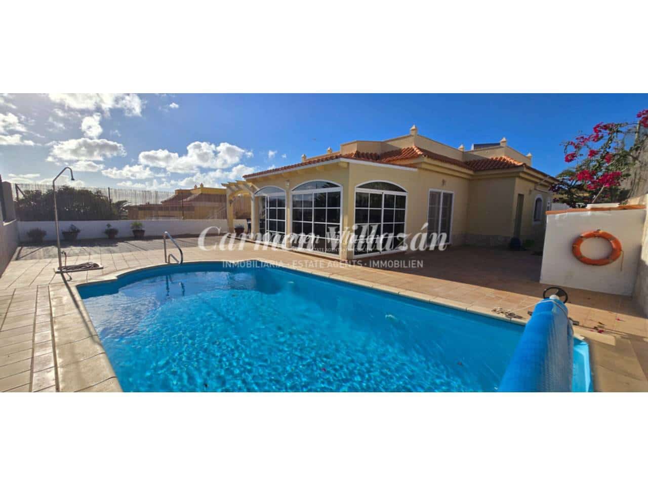 4 makuuhuone Huvila myytävänä paikassa Caleta de Fuste mukana uima-altaan 
autotalli - 499 000 € (Ref: 9480631)