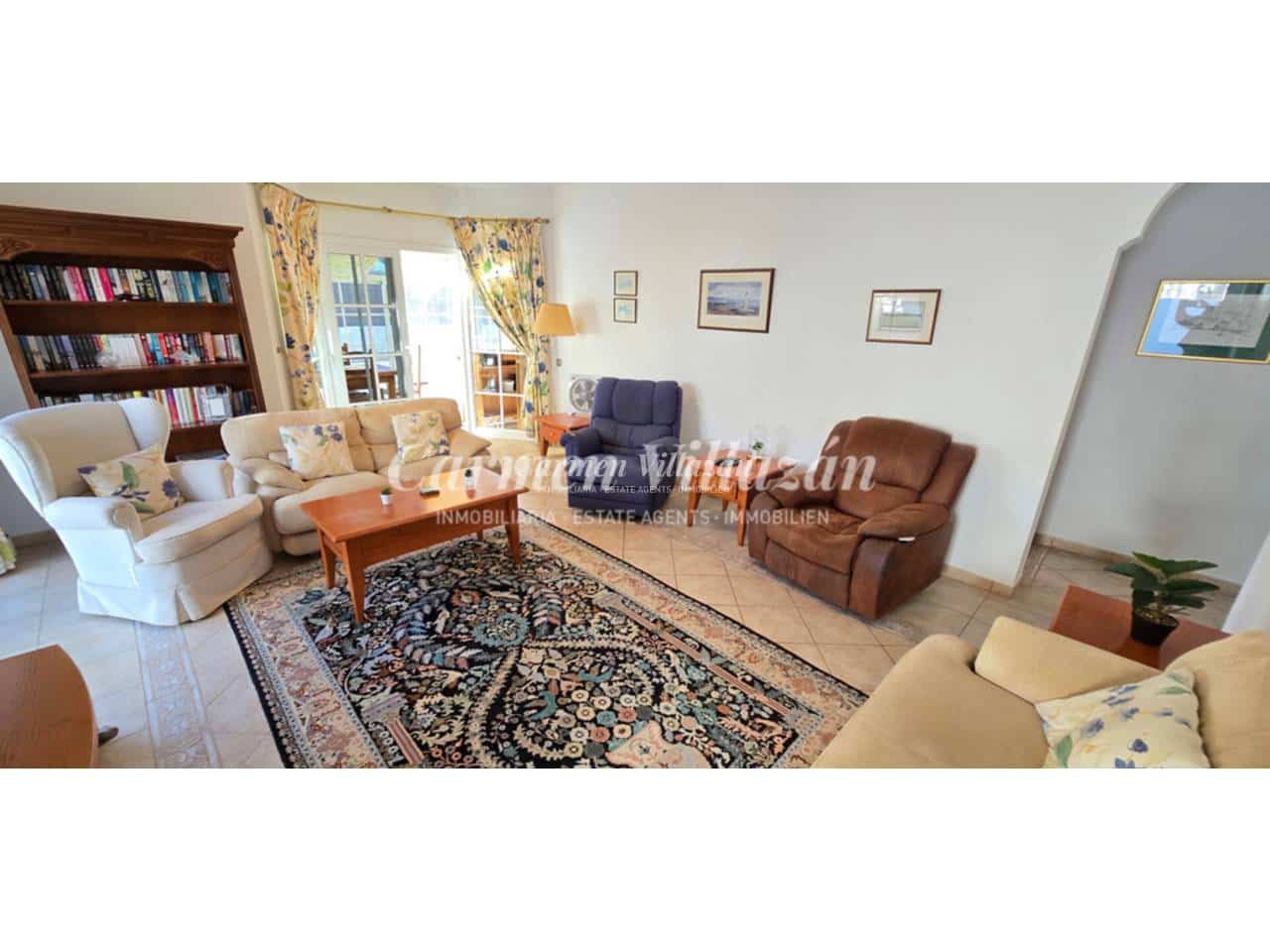 4 makuuhuone Huvila myytävänä paikassa Caleta de Fuste mukana uima-altaan 
autotalli - 499 000 € (Ref: 9480631)