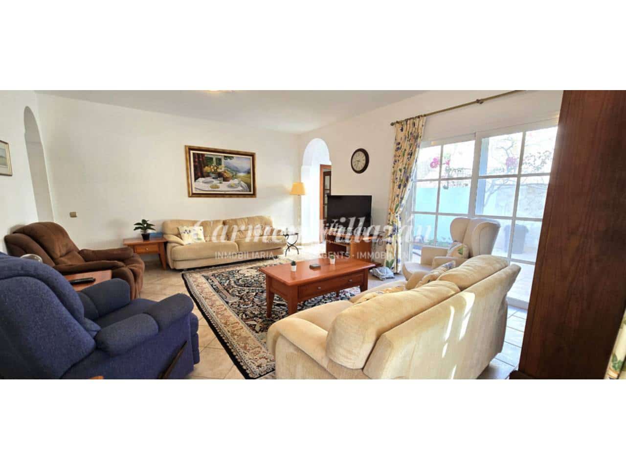 4 makuuhuone Huvila myytävänä paikassa Caleta de Fuste mukana uima-altaan 
autotalli - 499 000 € (Ref: 9480631)