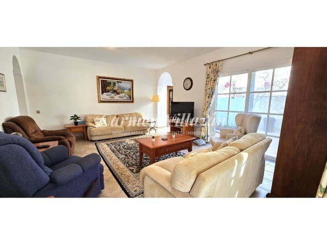 4 makuuhuone Huvila myytävänä paikassa Caleta de Fuste, Antigua mukana uima-altaan 
autotalli - 499 000 € (Ref: 9480631)