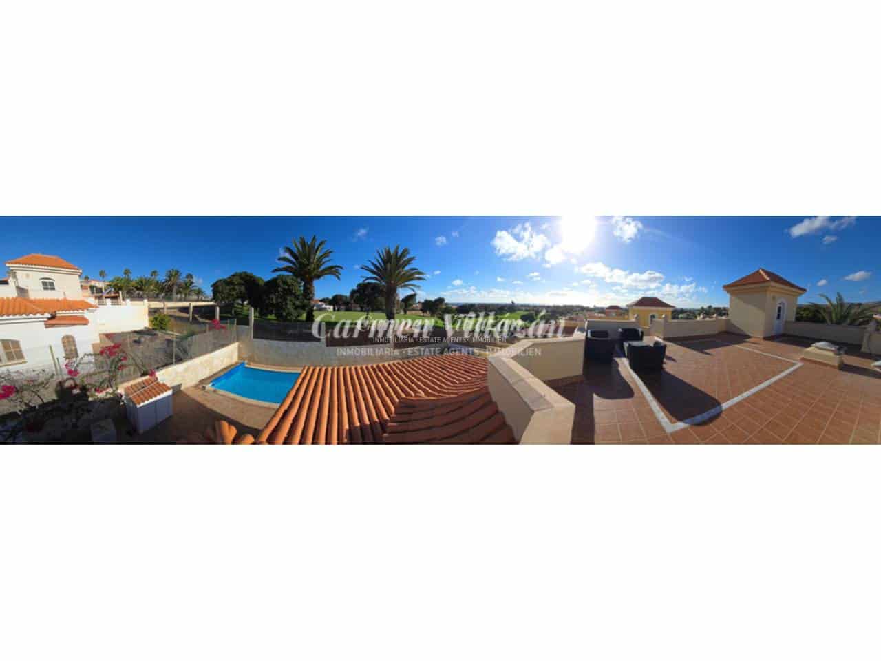 4 makuuhuone Huvila myytävänä paikassa Caleta de Fuste mukana uima-altaan 
autotalli - 499 000 € (Ref: 9480631)