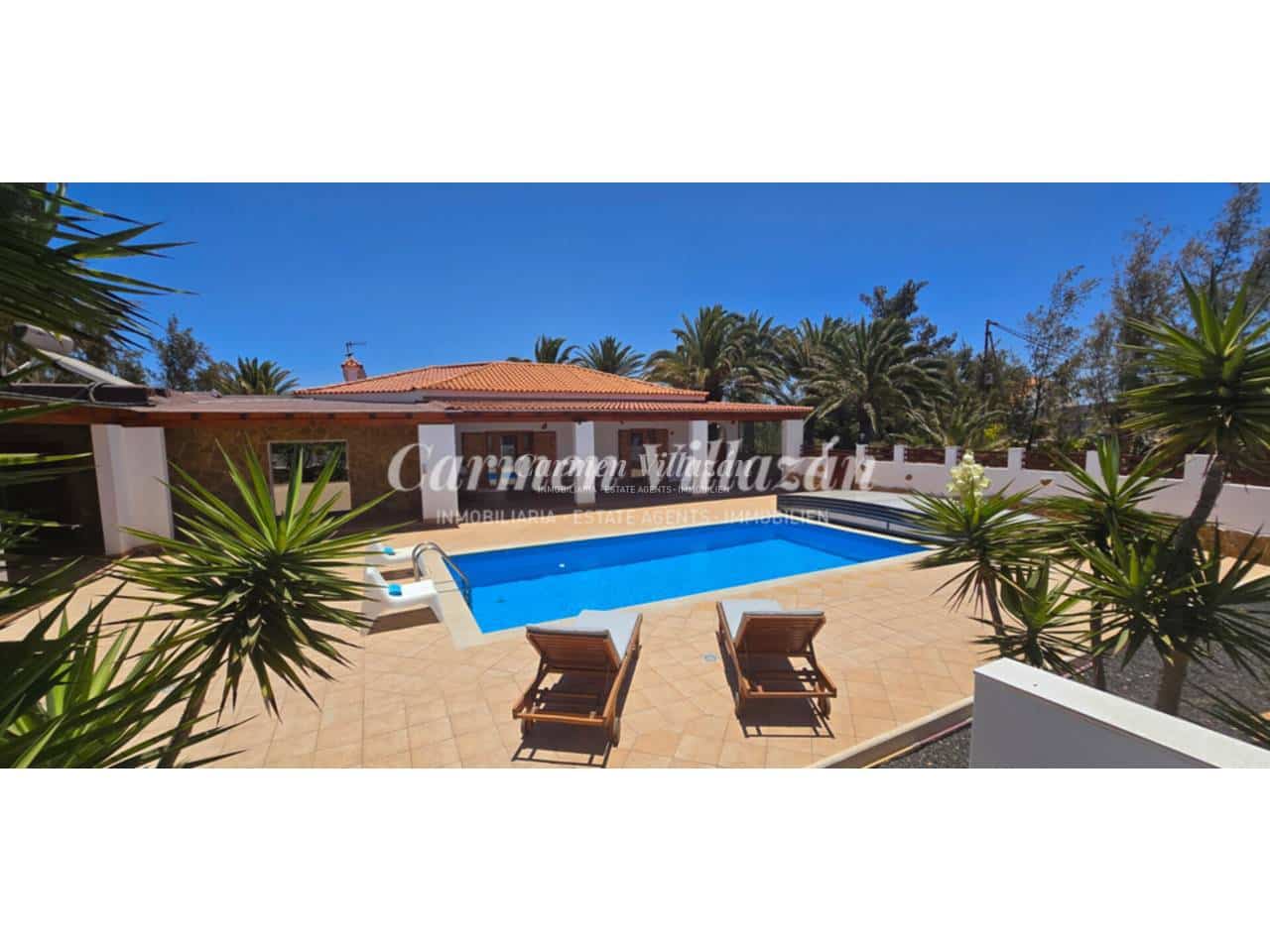 6 bedroom Villa for sale in Triquivijate with pool garage - € 1,050,000 (Ref: 9480633)