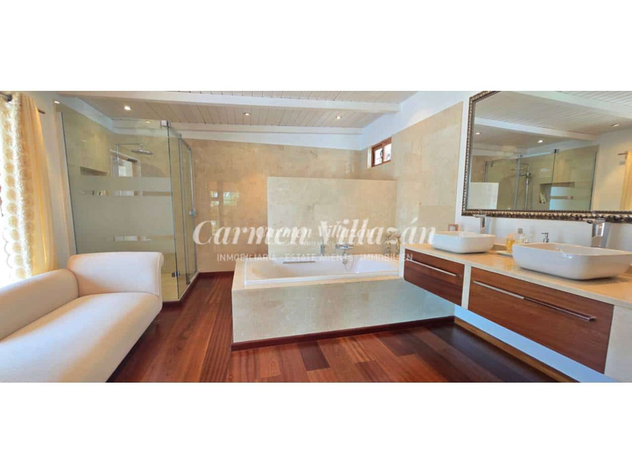 6 bedroom Villa for sale in Triquivijate with pool garage - € 1,050,000 (Ref: 9480633)