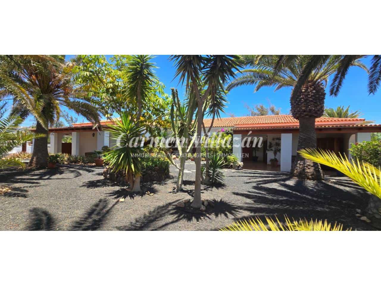 6 bedroom Villa for sale in Triquivijate with pool garage - € 1,050,000 (Ref: 9480633)