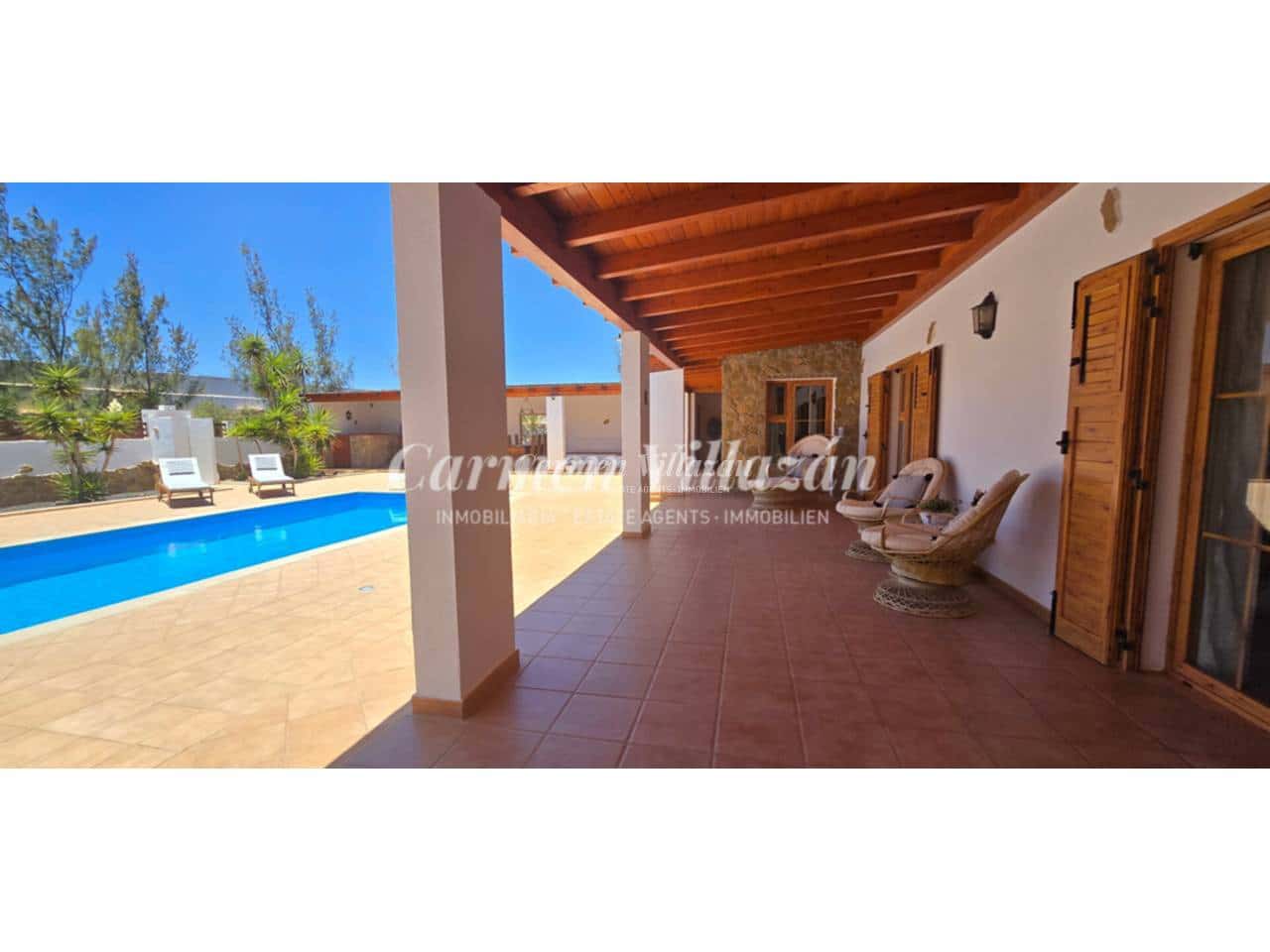 6 bedroom Villa for sale in Triquivijate with pool garage - € 1,050,000 (Ref: 9480633)