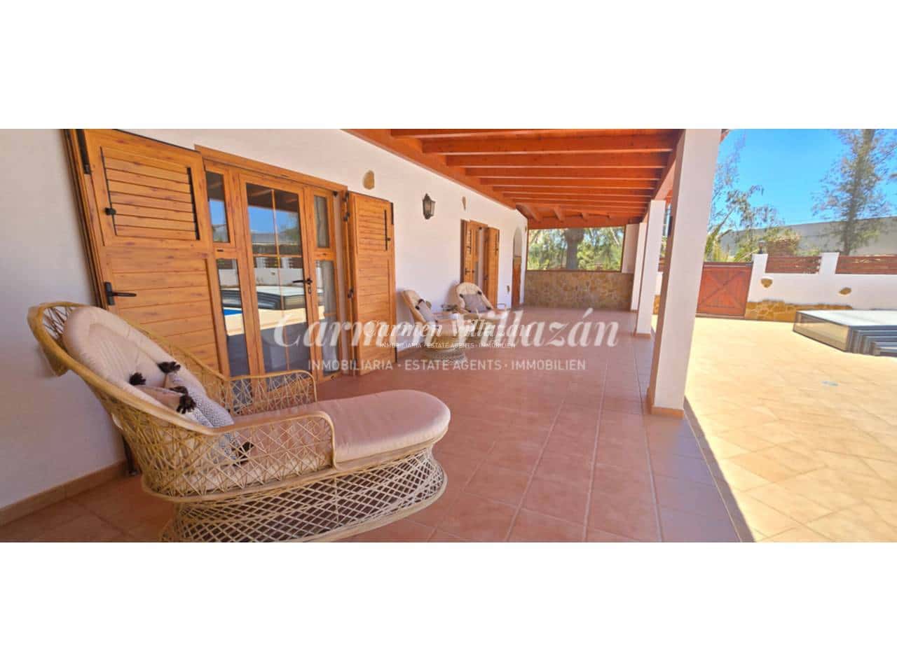 6 bedroom Villa for sale in Triquivijate with pool garage - € 1,050,000 (Ref: 9480633)