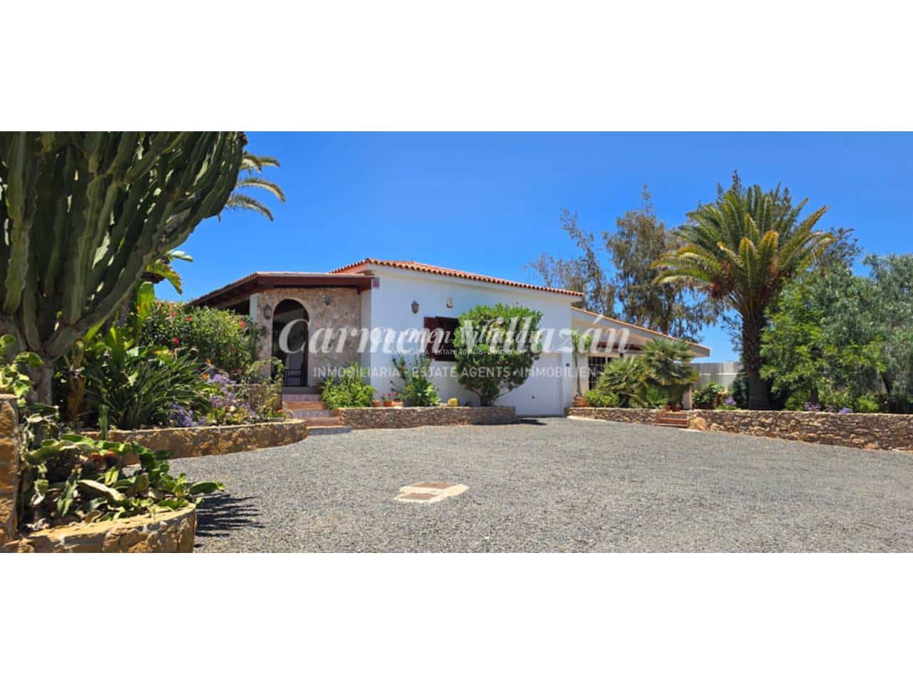 6 bedroom Villa for sale in Triquivijate with pool garage - € 1,050,000 (Ref: 9480633)