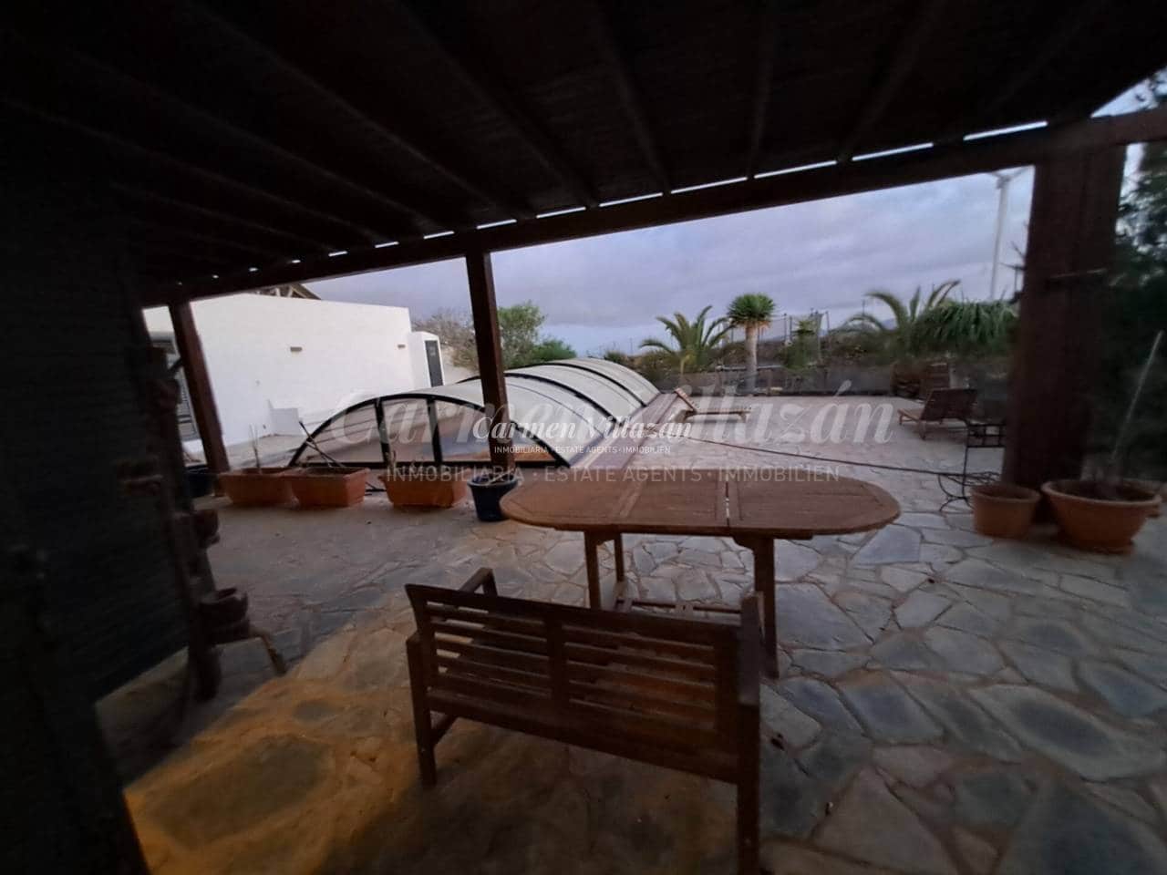 Chalet de 6 habitaciones en Puerto del Rosario en venta con piscina garaje - 710.000 € (Ref: 9480634)