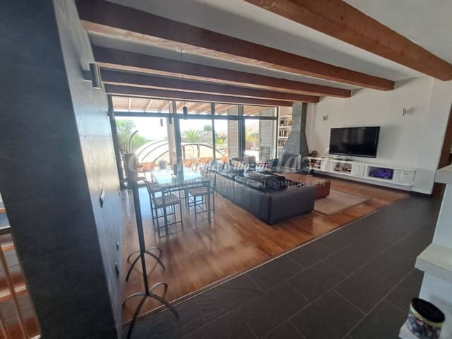 Chalet de 6 habitaciones en Puerto del Rosario en venta con piscina garaje - 710.000 € (Ref: 9480634)