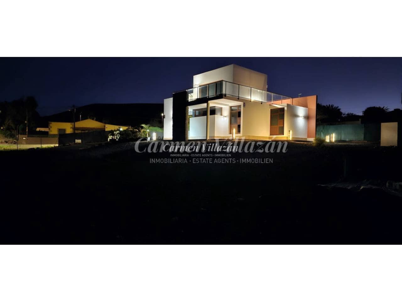 4 bedroom Villa for sale in Puerto del Rosario with garage - € 730,000 (Ref: 9480635)