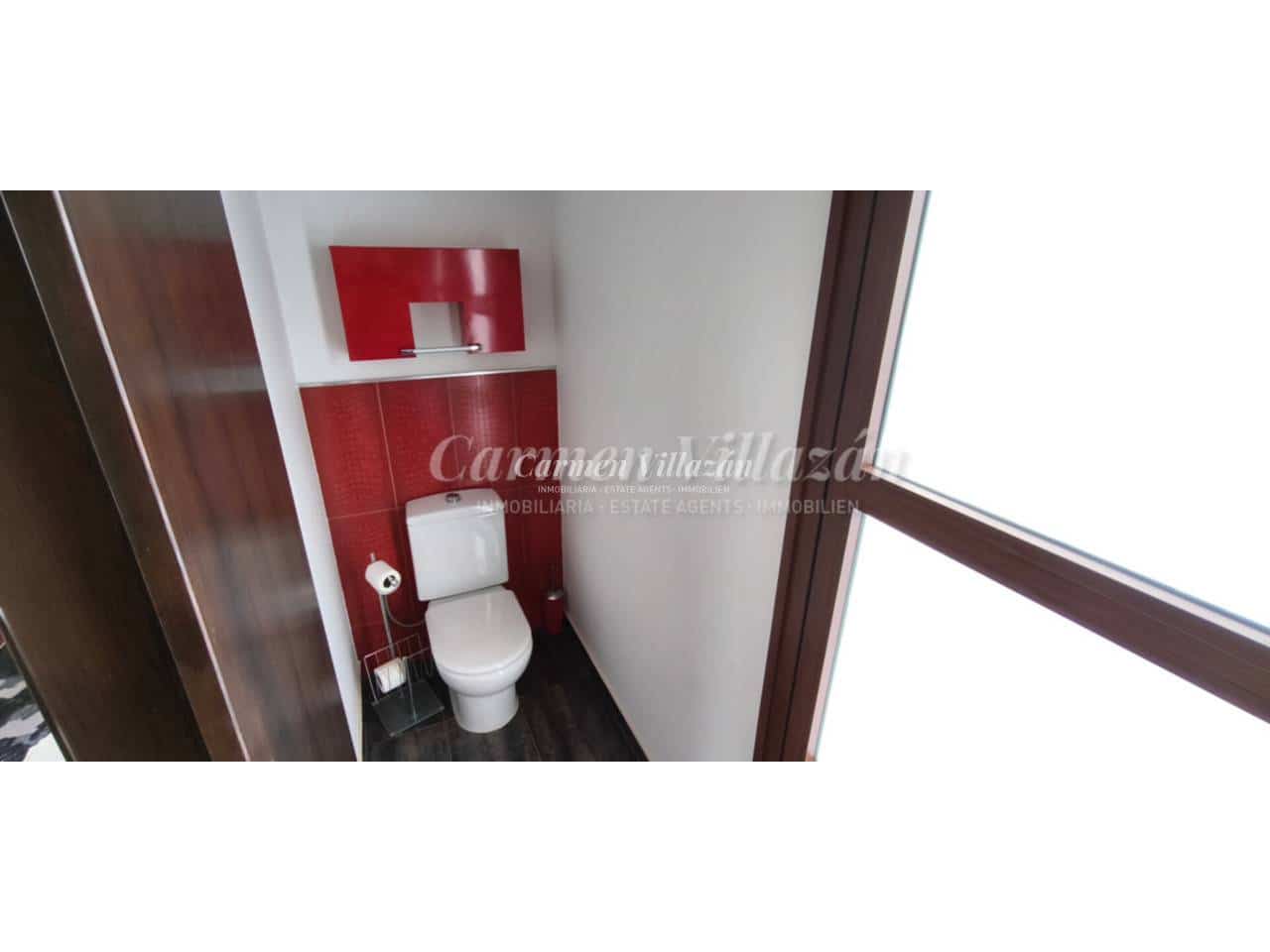 4 bedroom Villa for sale in Puerto del Rosario with garage - € 730,000 (Ref: 9480635)