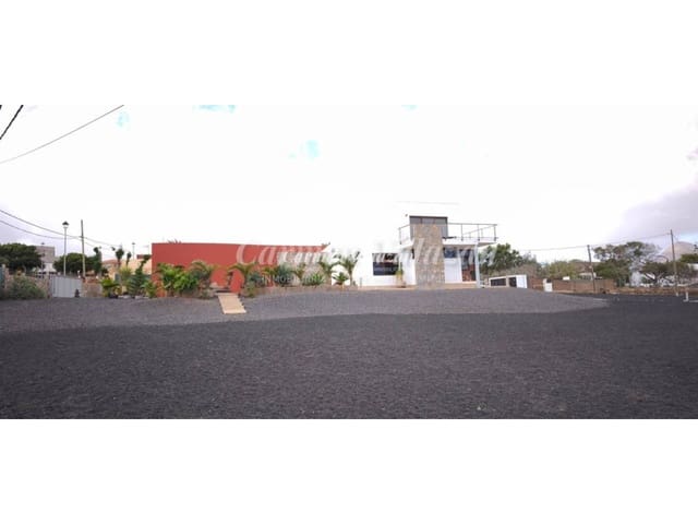 4 soverom Villa til salgs i Puerto del Rosario med garasje - € 730 000 (Ref: 9480635)