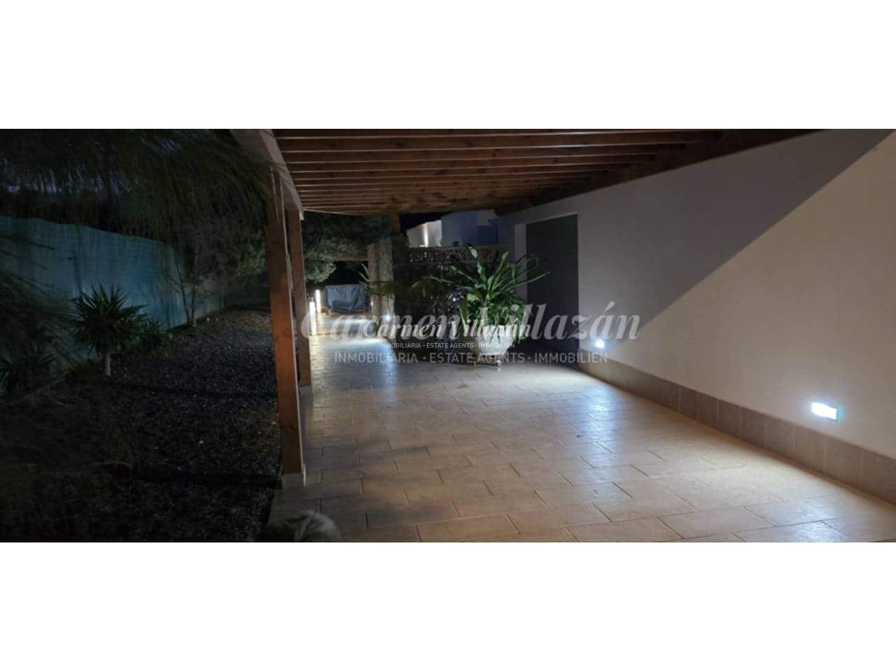 4 bedroom Villa for sale in Puerto del Rosario with garage - € 730,000 (Ref: 9480635)