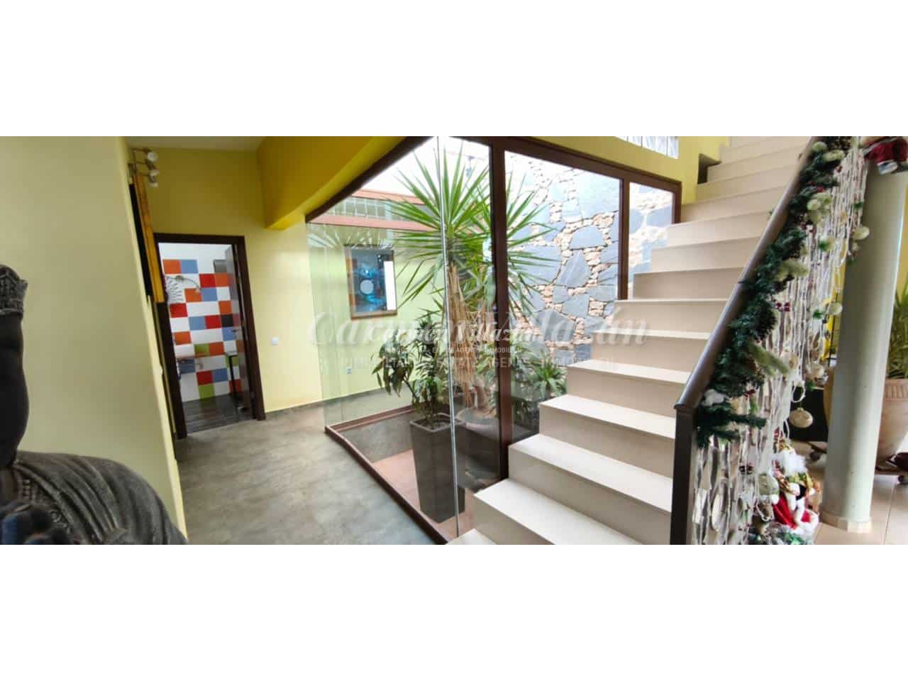 4 bedroom Villa for sale in Puerto del Rosario with garage - € 730,000 (Ref: 9480635)