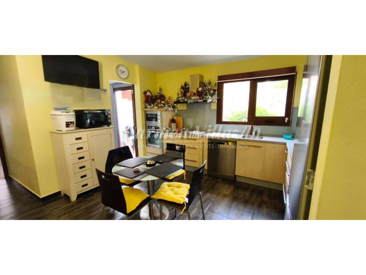 4 bedroom Villa for sale in Puerto del Rosario with garage - € 730,000 (Ref: 9480635)