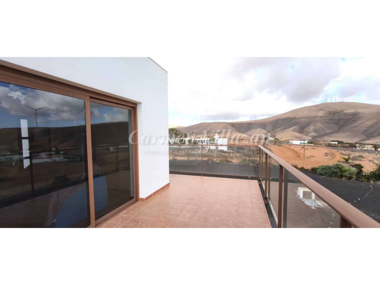 4 bedroom Villa for sale in Puerto del Rosario with garage - € 730,000 (Ref: 9480635)