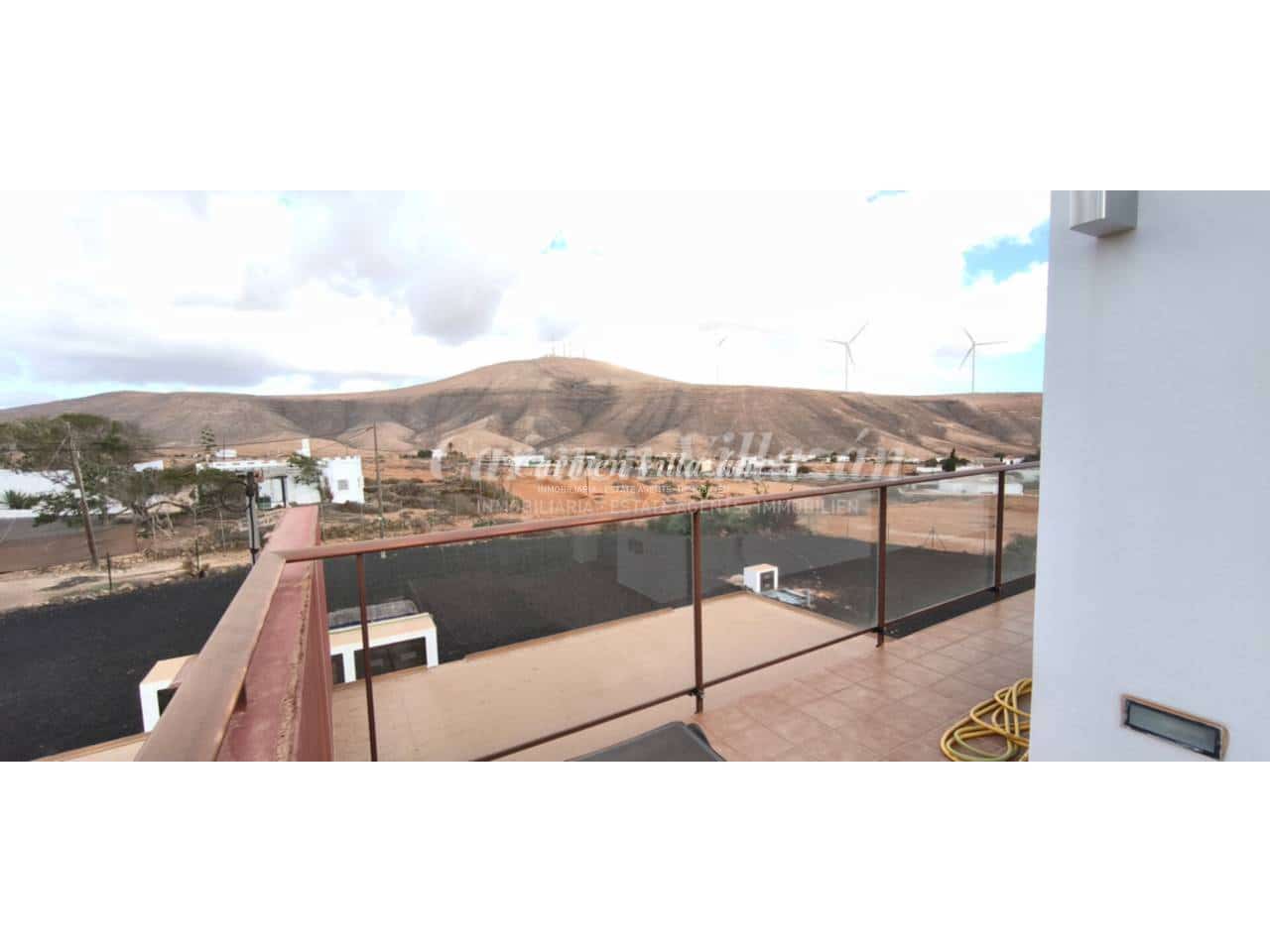 4 bedroom Villa for sale in Puerto del Rosario with garage - € 730,000 (Ref: 9480635)