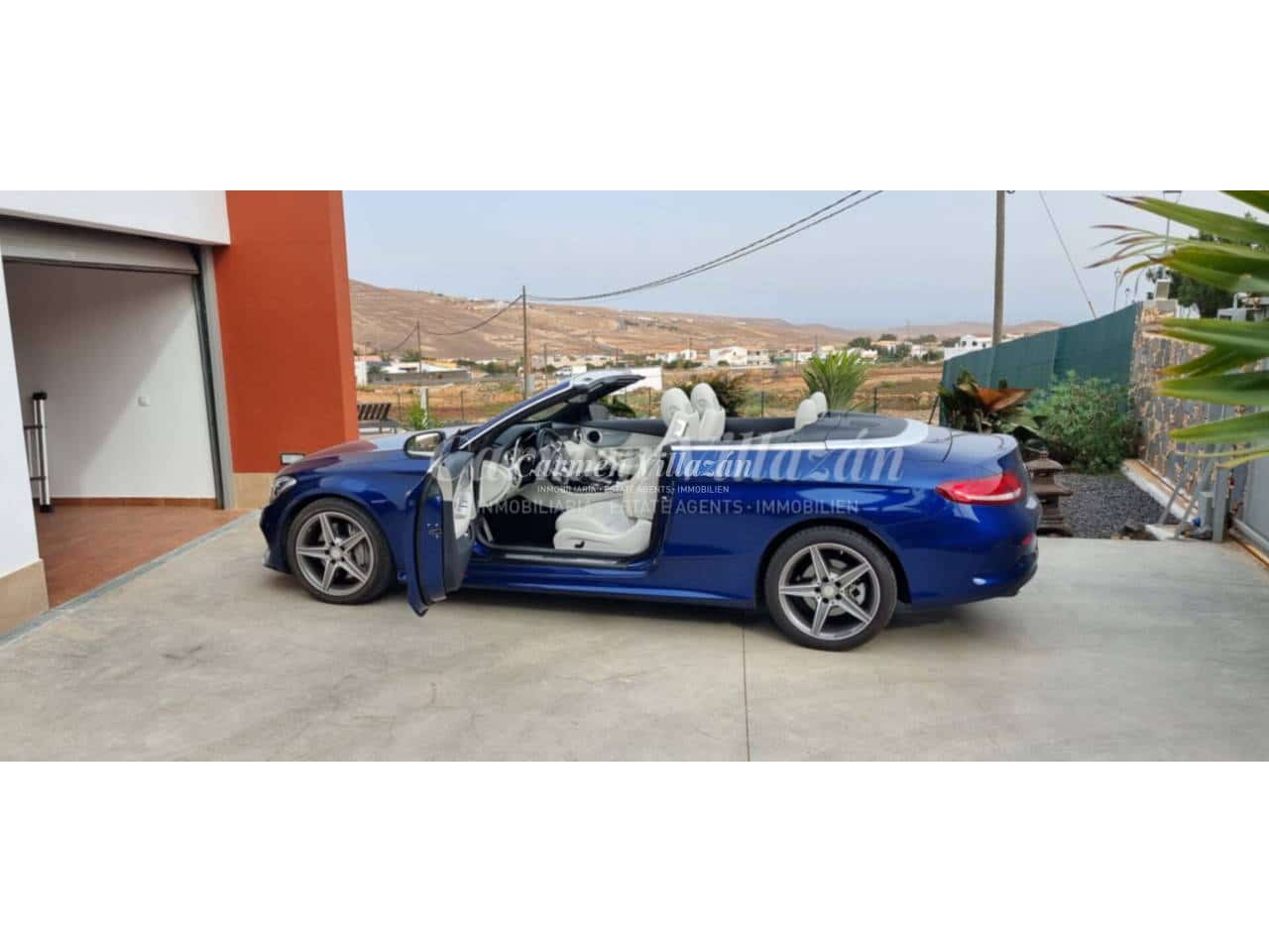 4 bedroom Villa for sale in Puerto del Rosario with garage - € 730,000 (Ref: 9480635)