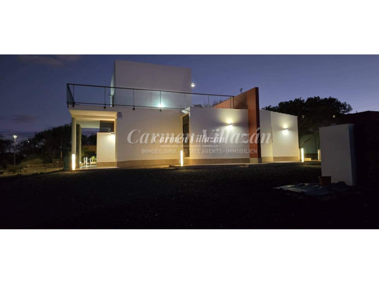 4 bedroom Villa for sale in Puerto del Rosario with garage - € 730,000 (Ref: 9480635)