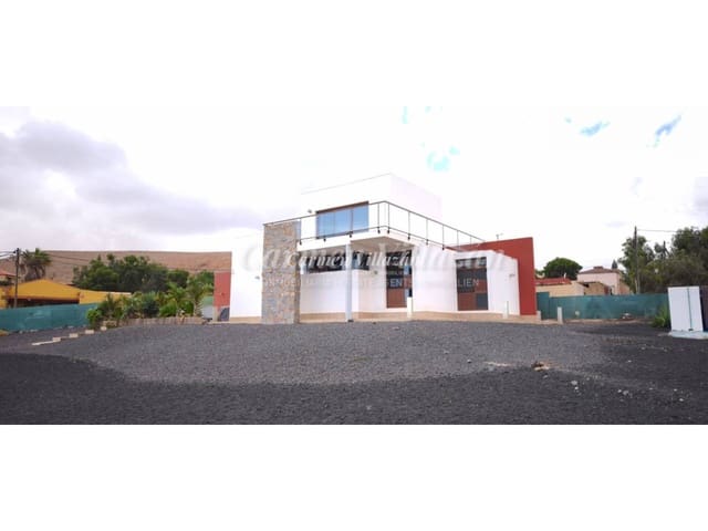 4 soverom Villa til salgs i Puerto del Rosario med garasje - € 730 000 (Ref: 9480635)